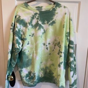Green tie dye grey bandit crew neck